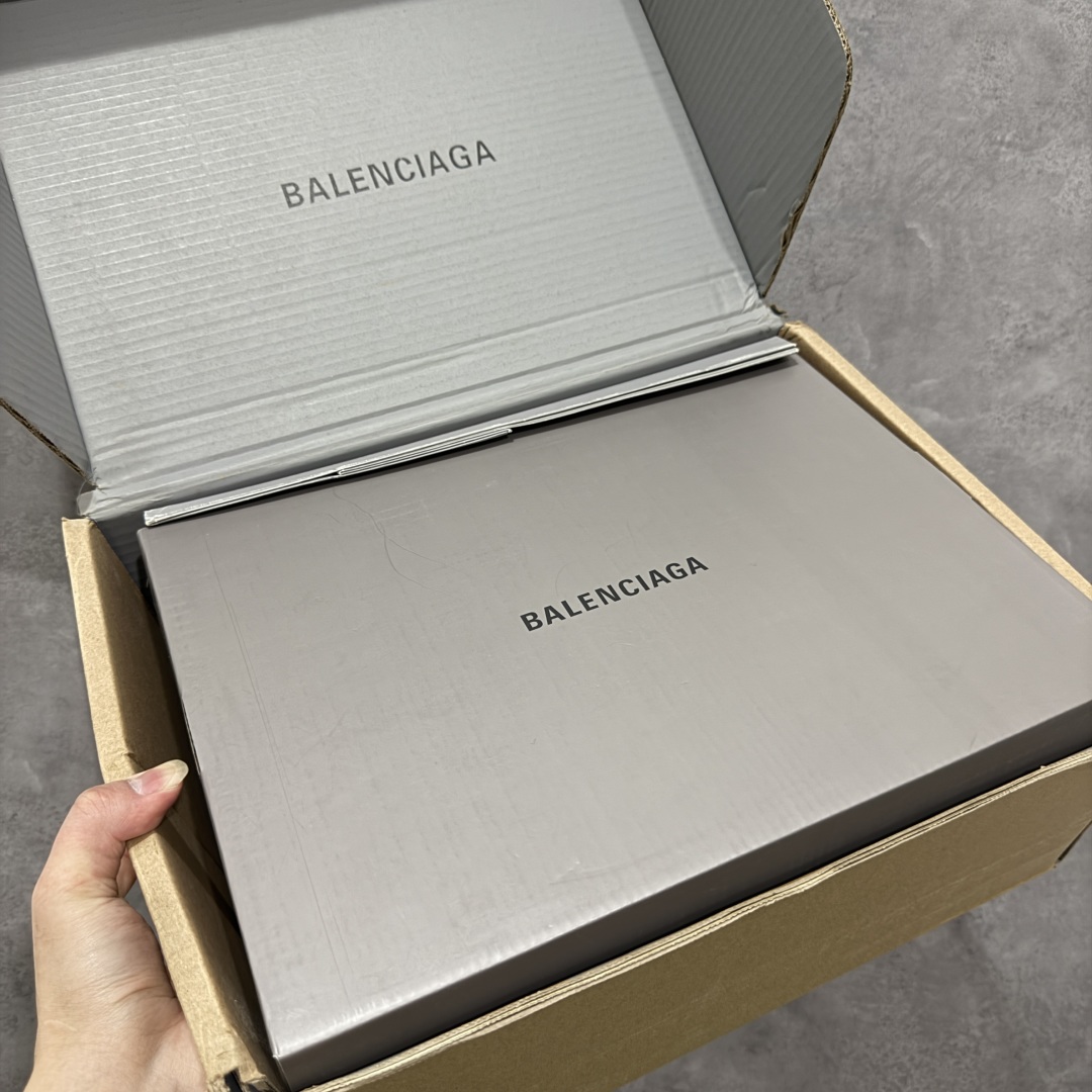 图片[9]-【莞顶礼盒版】Balenciag 巴黎世家18代 最新Hamptons系列 情侣款 破损 做旧 休闲 运动鞋 莞产出品 非工厂出货 品质细节比工厂版本都要好很多 自行对比 原版购入开发做货 配送专柜精美包装手提袋🛍📦 ▪️面料： 原版定制进口头层牛皮 ▪️内里：进口透气毛巾绒里 ▪️鞋底：原版开模防滑橡胶材质 ▪️底厚：3CM ▪️尺码： 女款35-41 / 男款39-45-选品中心