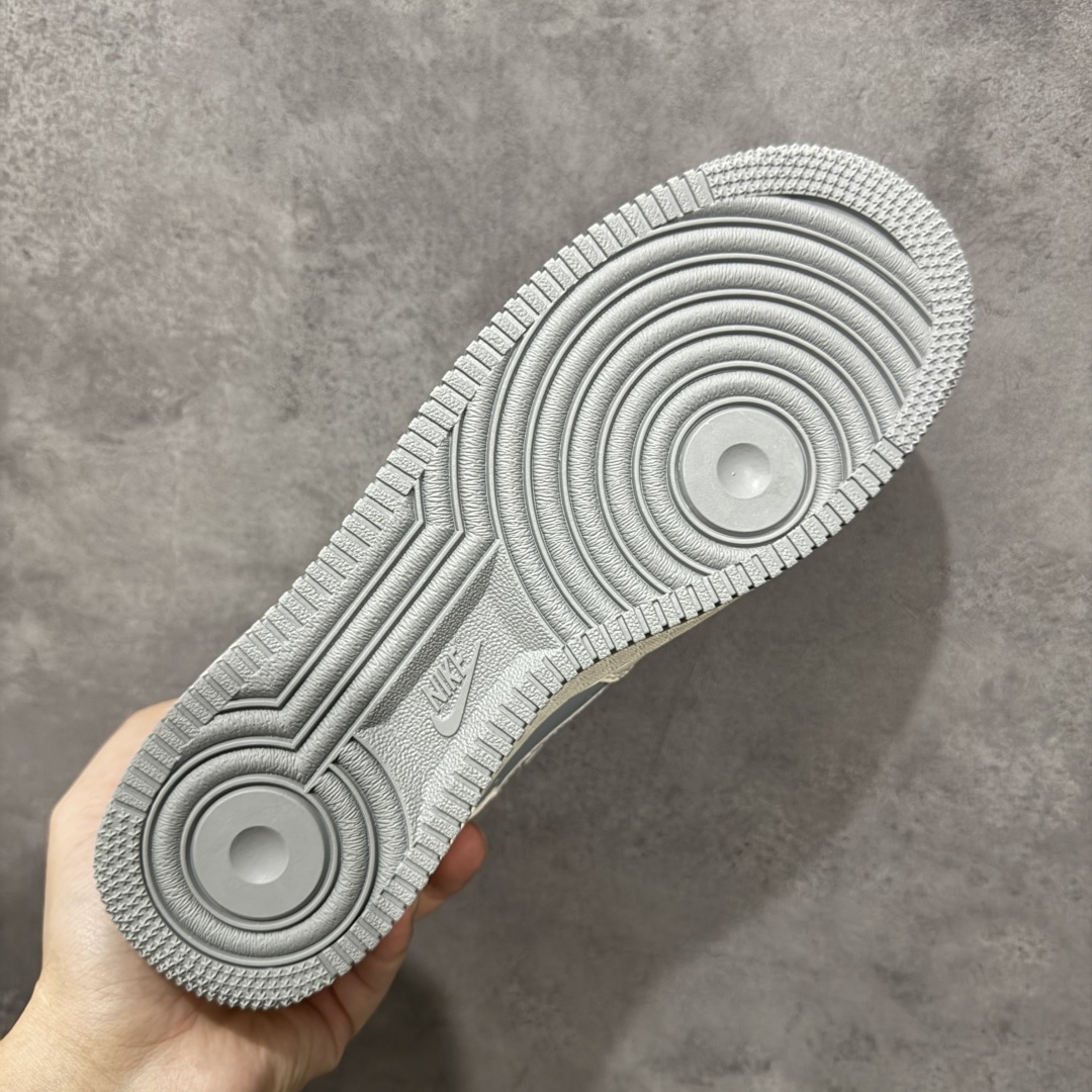 定制版NIke Air Force 1 '07 Low “LV联名——闪银勾”空军一号 低帮 运动鞋 休闲鞋  DF0188-078