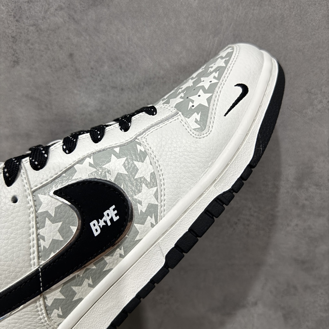 图片[6]-【定制版】Nike SB Dunk Low BAPE系列 五角星黑勾 周年高端定制 低帮休闲板鞋 #定制鞋盒 大厂纯原品质出货 超高清洁度 皮料切割干净无任何毛边 细节完美 货号：CS1688-104 尺码：36 36.5 37.5 38 36.5 39 40 40.5 41 42 42.5 43 44 44.5 45-选品中心