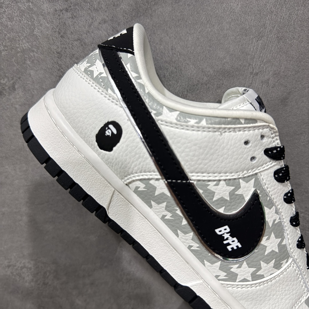 图片[7]-【定制版】Nike SB Dunk Low BAPE系列 五角星黑勾 周年高端定制 低帮休闲板鞋 #定制鞋盒 大厂纯原品质出货 超高清洁度 皮料切割干净无任何毛边 细节完美 货号：CS1688-104 尺码：36 36.5 37.5 38 36.5 39 40 40.5 41 42 42.5 43 44 44.5 45-选品中心