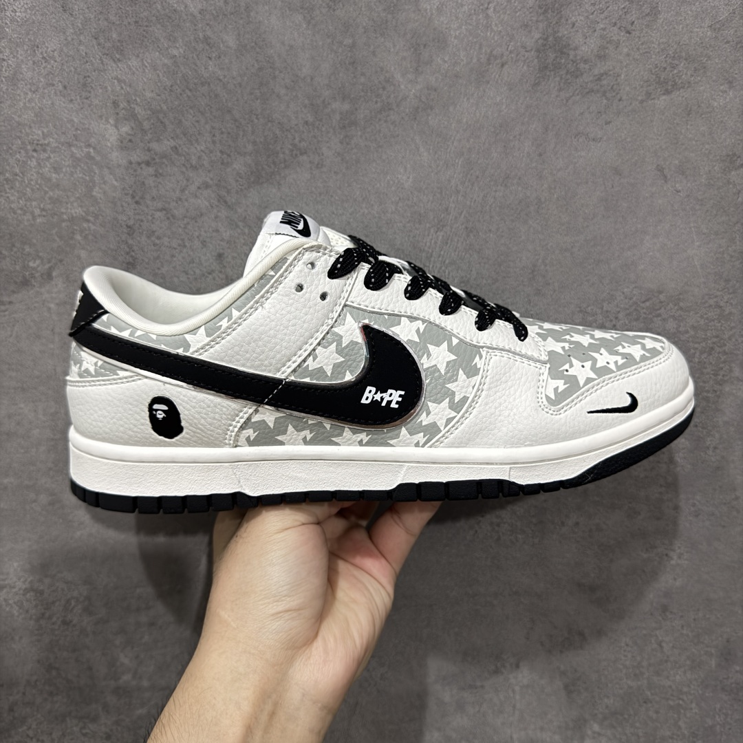 【定制版】Nike SB Dunk Low BAPE系列 五角星黑勾 周年高端定制 低帮休闲板鞋 #定制鞋盒 大厂纯原品质出货 超高清洁度 皮料切割干净无任何毛边 细节完美 货号:CS1688-104 尺码:36 36.5 37.5 38 36.5 39 40 40.5 41 42 42.5 43 44 44.5 45-选品中心