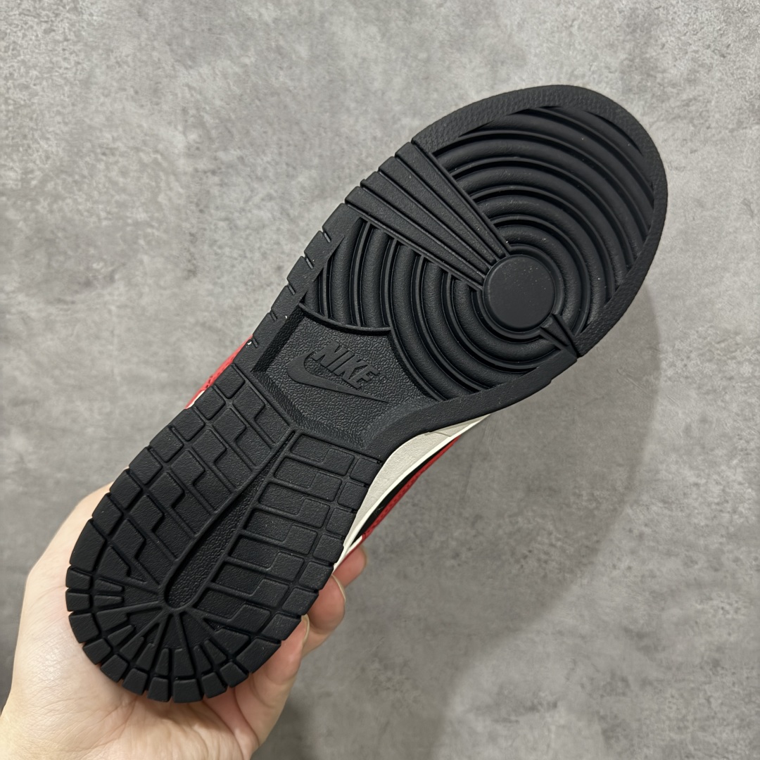 图片[9]-【定制版】Nike SB Dunk Low“SUP系列——红白双勾” 周年高端定制 低帮休闲板鞋 定制鞋盒 大厂纯原品质出货 超高清洁度 皮料切割干净无任何毛边 细节完美 货号：CS1688-102 尺码： 36 36.5 37.5 38 36.5 39 40 40.5 41 42 42.5 43 44 44.5 45-选品中心