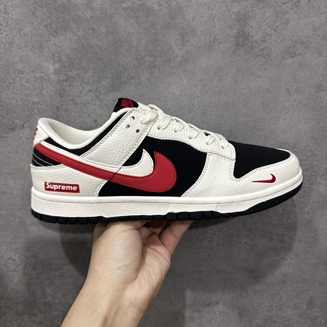 【定制版】Nike SB Dunk Low“SUP系列——红白双勾” 周年高端定制 低帮休闲板鞋 定制鞋盒 大厂纯原品质出货 超高清洁度 皮料切割干净无任何毛边 细节完美 货号:CS1688-102 尺码: 36 36.5 37.5 38 36.5 39 40 40.5 41 42 42.5 43 44 44.5 45-选品中心