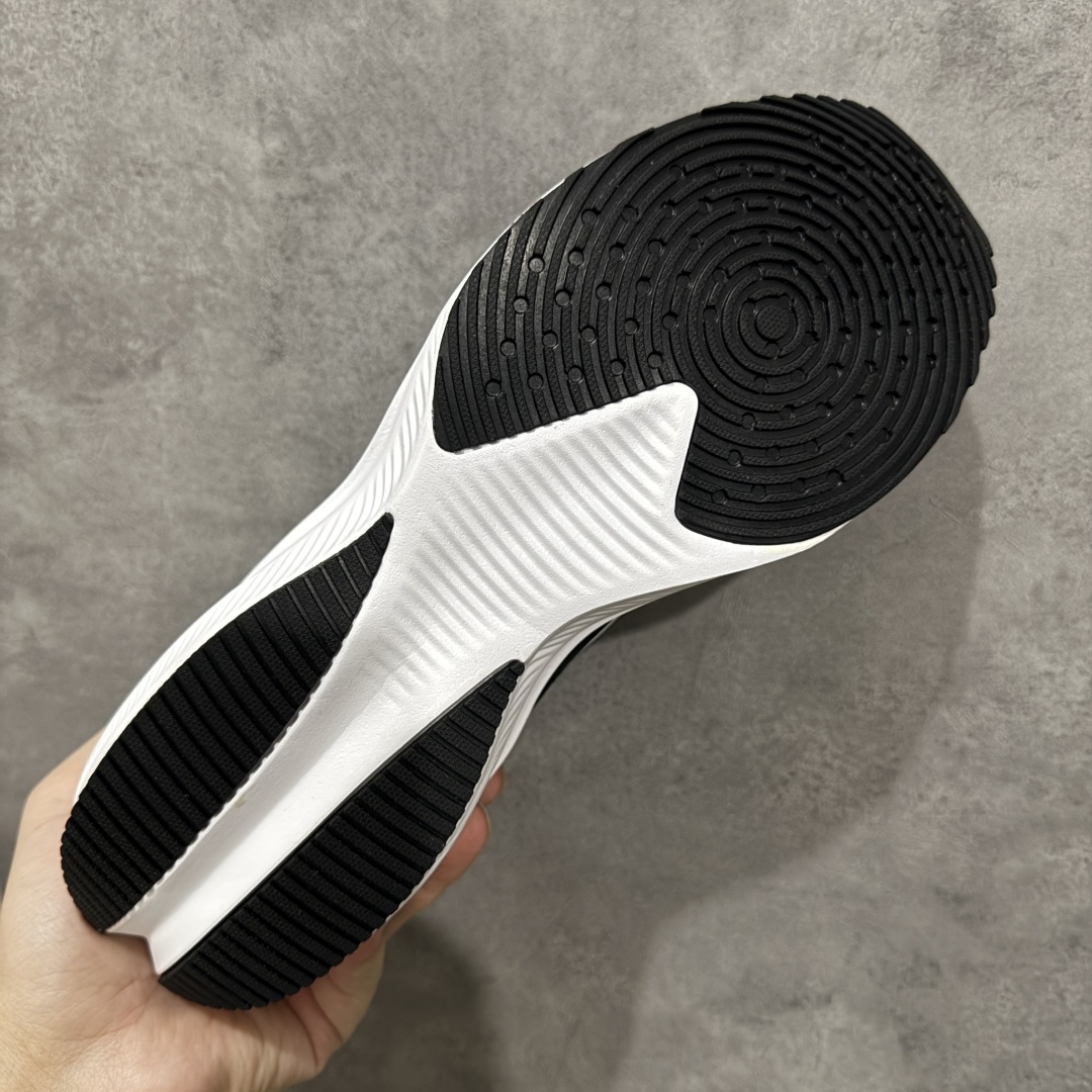 图片[9]-【定制版】NIKE ZOOM PLUS 全新跑鞋 兼顾迅疾外观和稳固脚感 后跟覆面和中足动态支撑巧妙融合 缔造稳定顺畅的迈步体验 采用密度更高的材料而且去除了前一代中操作的支撑 撑条设计 货号：CK4318-156 尺码：36 36.5 37.5 38 38.5 39 40 40.5 41 42 42.5 43 44 45-选品中心