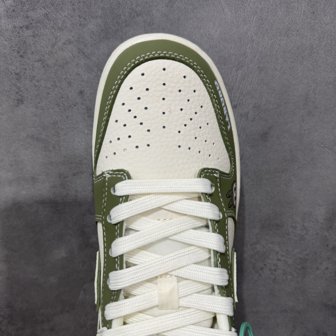 图片[5]-【定制版】NIKE SB Dunk Low RETRO x LABUBU 绿白 纯原大厂出品 极力推荐 原装头层材料 独家版型蒸餾加工 帶來的是更好的视觉和脚感体验 大厂纯原品质出货 清洁度 电绣工艺 皮料切割干净无任何毛边 细节完美 货号：DS6608 008 尺码：36 36.5 37.5 38 38.5 39 40 40.5 41 42 42.5 43 44 44.5 45-选品中心