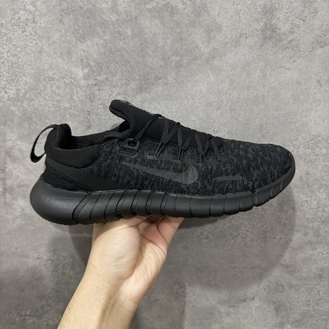 【公司级】Nike Free RN 5.0 Next Nature 5.0 赤足跑鞋 CZ1884-004 环保系列针织轻便透跑步鞋可缔造袜子般的贴合感受和轻盈脚感，助你在跑步、训练和日常活动之间自如切换。按重量计算，该鞋款至少含有 20% 的再生材料，集跑者喜爱的柔韧灵活性和稳固贴合设计于一身，打造出色近地感。泡绵经革新升级，轻盈柔软，回弹响应，助你舒适畅动 尺码：36 36.5 37.5 38 38.5 39 40 40.5 41 42 42.5 43 44 45-选品中心