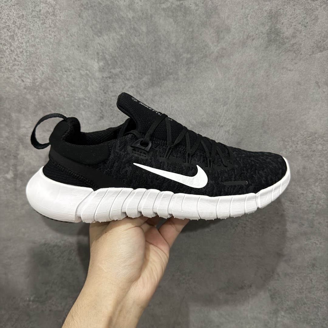 【公司级】Nike Free RN 5.0 Next Nature 5.0 赤足跑鞋 CZ1884-001 环保系列针织轻便透跑步鞋可缔造袜子般的贴合感受和轻盈脚感,助你在跑步、训练和日常活动之间自如切换。按重量计算,该鞋款至少含有 20% 的再生材料,集跑者喜爱的柔韧灵活性和稳固贴合设计于一身,打造出色近地感。泡绵经革新升级,轻盈柔软,回弹响应,助你舒适畅动 尺码:36 36.5 37.5 38 38.5 39 40 40.5 41 42 42.5 43 44 45-选品中心