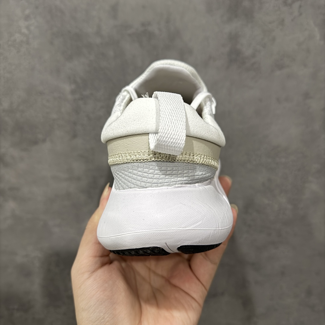 图片[4]-【公司级】Nike Free RN 5.0 Next Nature 5.0 赤足跑鞋 CZ1884-101 环保系列针织轻便透跑步鞋可缔造袜子般的贴合感受和轻盈脚感，助你在跑步、训练和日常活动之间自如切换。按重量计算，该鞋款至少含有 20% 的再生材料，集跑者喜爱的柔韧灵活性和稳固贴合设计于一身，打造出色近地感。泡绵经革新升级，轻盈柔软，回弹响应，助你舒适畅动 尺码：36 36.5 37.5 38 38.5 39 40 40.5 41 42 42.5 43 44 45-选品中心