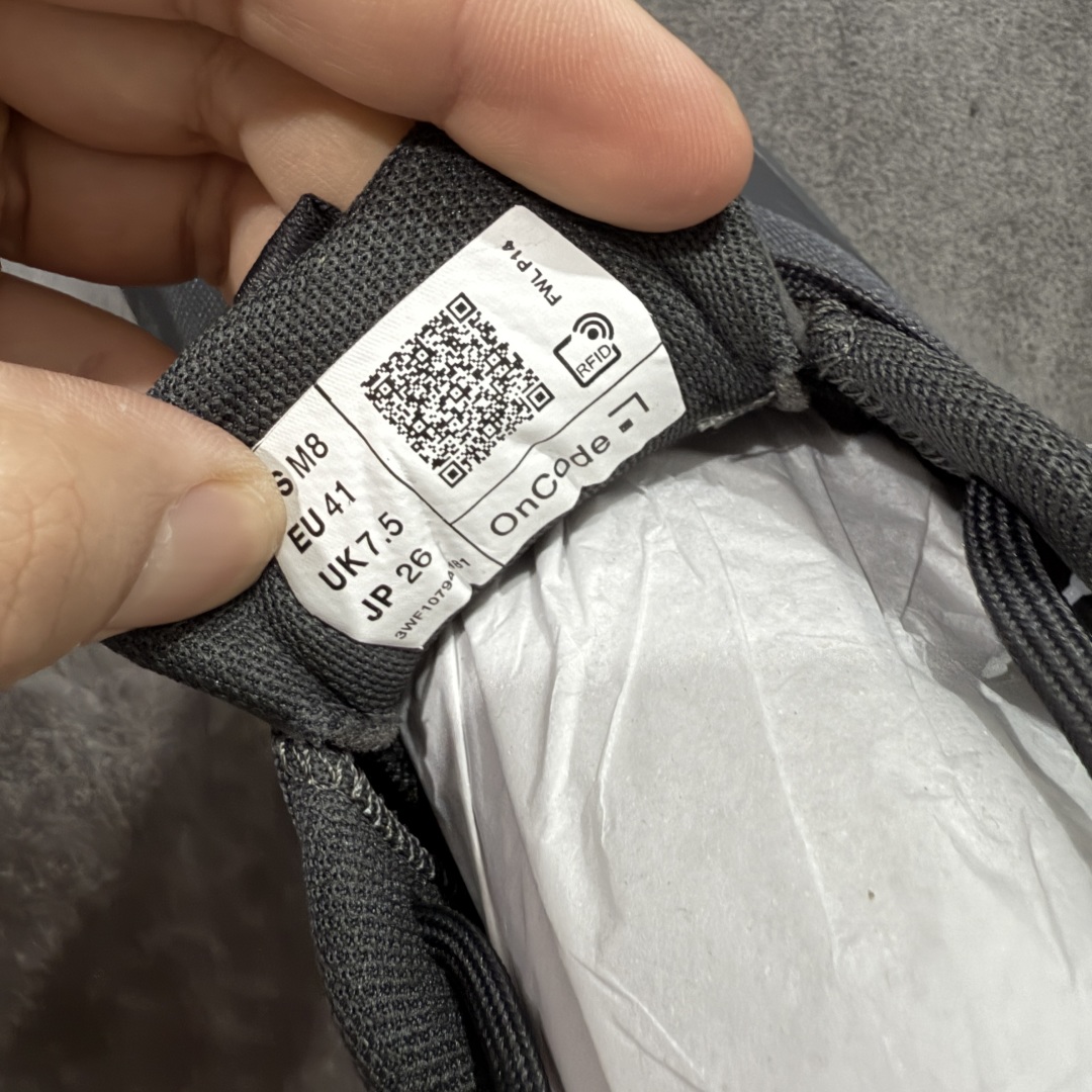 图片[6]-【得物版本】On昂跑 x LOEWE罗意威 Cloudventure 织物 跑步 户外轻便百搭系带 减震 低帮 运动休闲鞋 市面最优版本 附赠原厂布袋 原版开发 原材1比1打造 采用工程飞织网布组合再生聚酯纤维鞋面材质搭载独家隐藏速度中板 镂空CloudTec科技 泡棉缓震中底 黑科技跑出圈的时尚运动新宠 尺码：36 37 38 39 40 41 42 43 44 45-选品中心