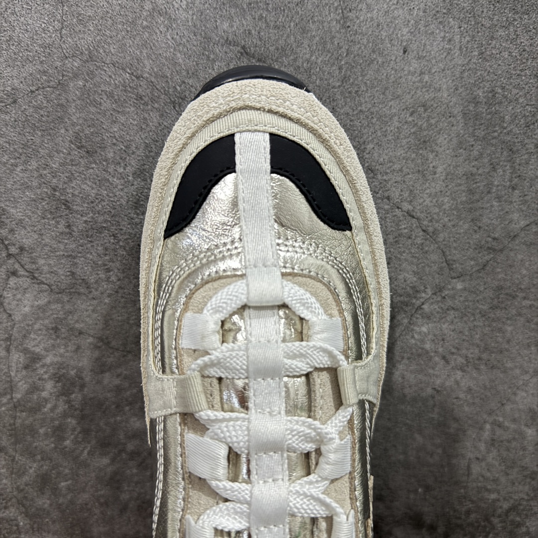 图片[5]-【X1纯原礼盒版】Chanel 25A 香奈儿﹣2025顶级休闲款运动鞋 小红书各大平台爆款 这款经典设计；鞋面多种工艺电绣的风格；大底却时尚运动；不平凡的拥入了多种配色…… 多混搭非常好看百搭，休闲，时尚，运动，户外都能兼顾….. 1鞋面采用：原版进口高丝光牛反绒＋进口混种羊皮 2内里采用：原版进口透气网 3大底根据：原版T组合大底 精品包装全套女35 36 37 38 39 40-选品中心