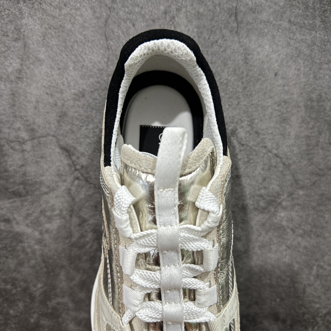 图片[8]-【X1纯原礼盒版】Chanel 25A 香奈儿﹣2025顶级休闲款运动鞋 小红书各大平台爆款 这款经典设计；鞋面多种工艺电绣的风格；大底却时尚运动；不平凡的拥入了多种配色…… 多混搭非常好看百搭，休闲，时尚，运动，户外都能兼顾….. 1鞋面采用：原版进口高丝光牛反绒＋进口混种羊皮 2内里采用：原版进口透气网 3大底根据：原版T组合大底 精品包装全套女35 36 37 38 39 40-选品中心