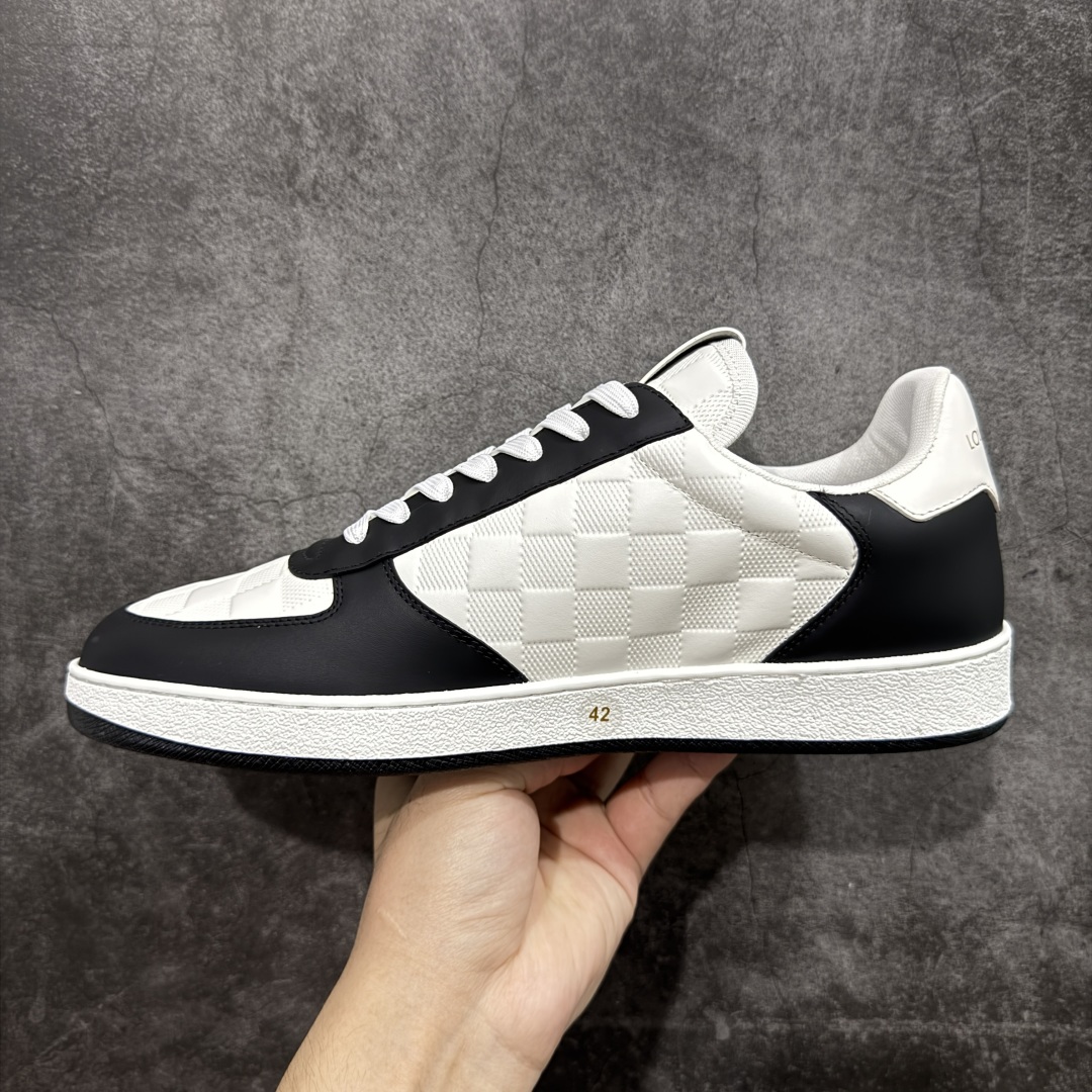 图片[2]-【海淘代购版】Louis Vuitton LV 路易威登 Rivoli 低帮休闲板鞋 海淘代购同渠道品质 高端零售 外贸充正专供 原版购入开发 ZP级全套包装 完美楦型 正确卡色 大底TPU 质感媲美原版 细节与原版一致 请注意区分市面通货材 尺码：38 39 40 41 42 43 44 45 46-选品中心