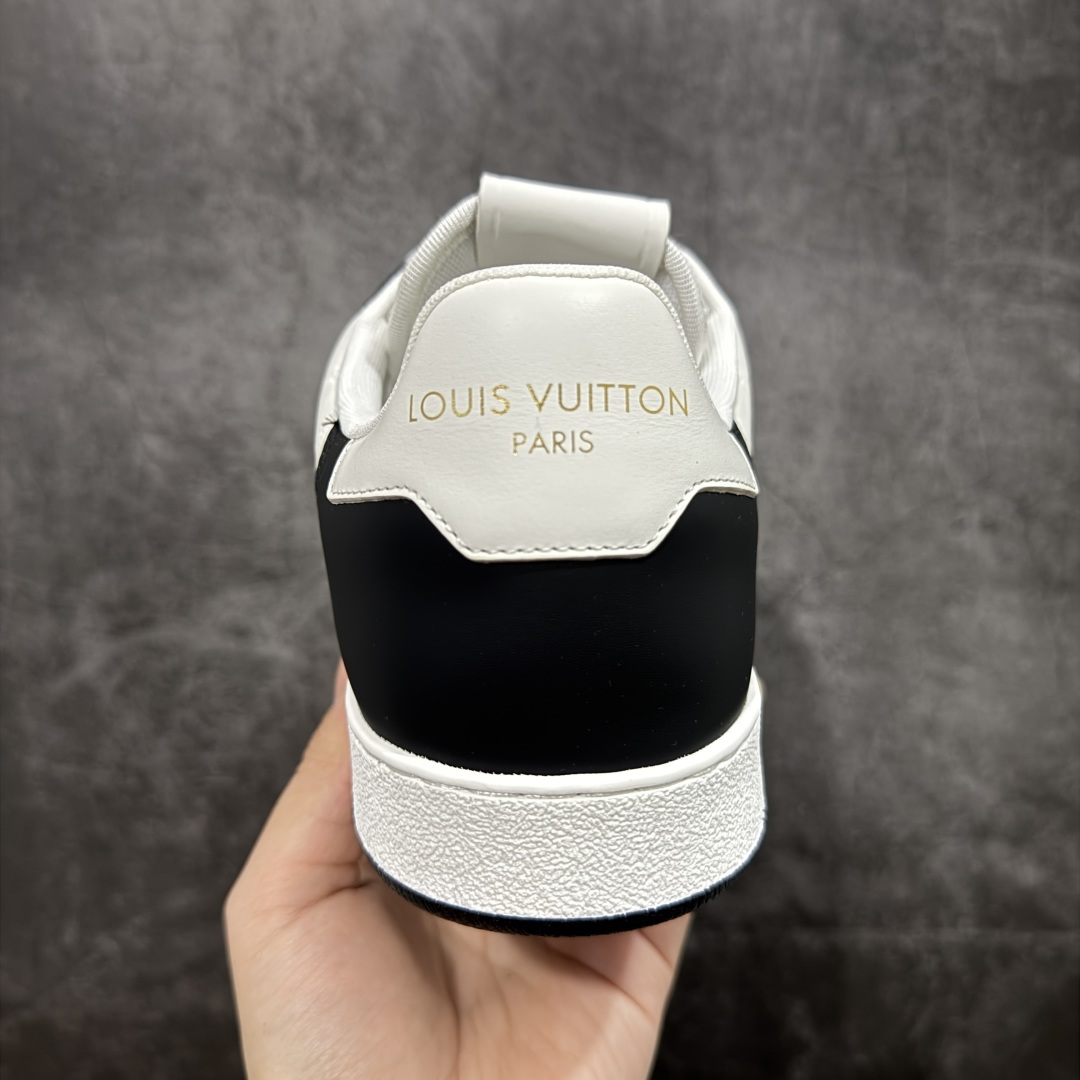 图片[4]-【海淘代购版】Louis Vuitton LV 路易威登 Rivoli 低帮休闲板鞋 海淘代购同渠道品质 高端零售 外贸充正专供 原版购入开发 ZP级全套包装 完美楦型 正确卡色 大底TPU 质感媲美原版 细节与原版一致 请注意区分市面通货材 尺码：38 39 40 41 42 43 44 45 46-选品中心