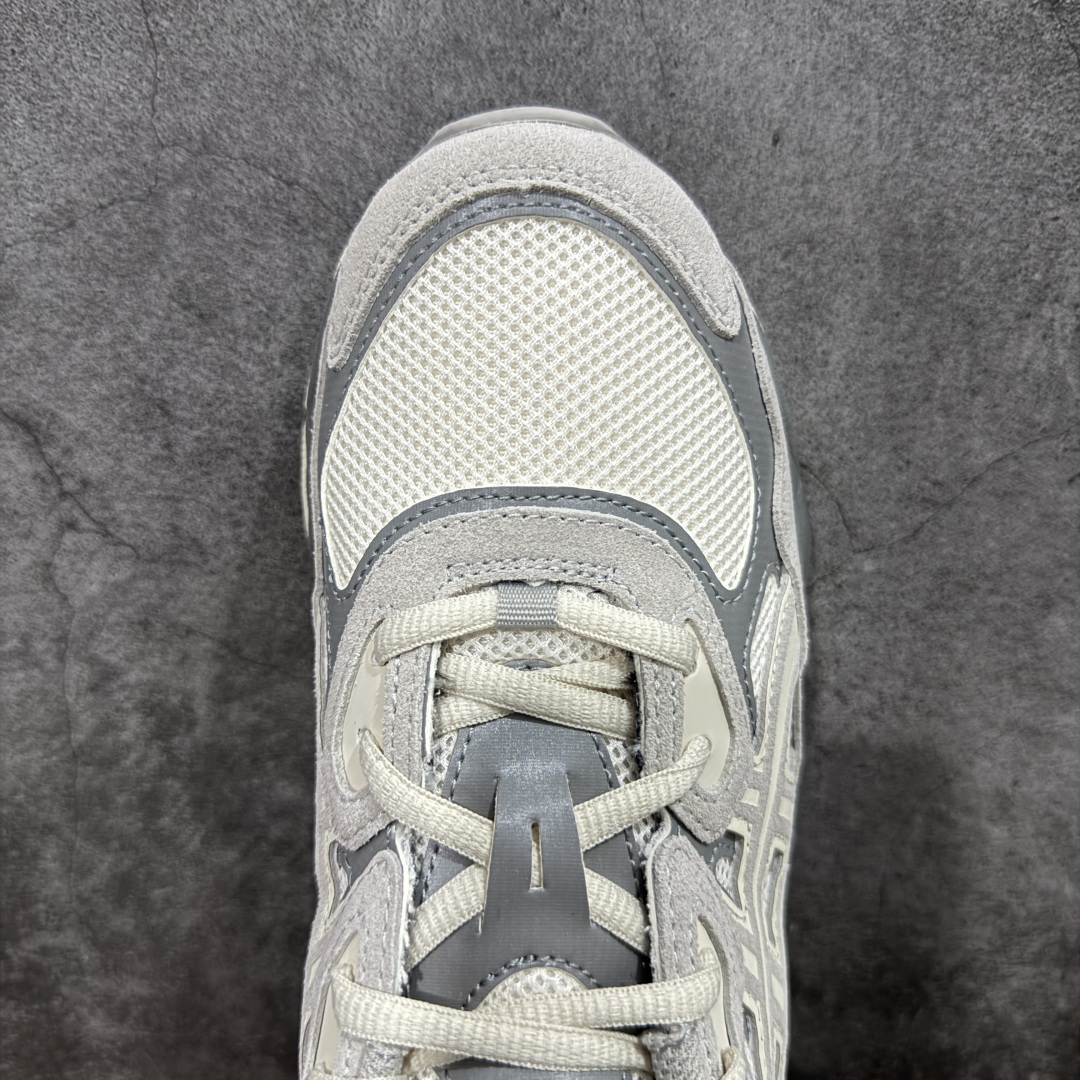 图片[5]-【总裁版本】顶级 Asics GEL-NYC系列 灰白 亚瑟士运动休闲透气专业跑鞋 行业领头版本 出货即巅峰 原鞋购入开发 原材料 原数据打造 完美版型 超完美做工 细节一步到位 原版对比无任何差别 #鞋面采用反绒皮与网布拼接 透气舒适兼具休闲时尚 结合简明的配色 展现品牌的传承及引领复古流行的主题 虎爪造型的LOGO  #鞋身稳定包裹系统 支撑鞋身 经典宽大鞋型配备防偏移设计提升包裹性 穿着舒适鞋面透气孔设计 提供透气性 货号：1201A789-103  尺码：36 37 37.5 38 39 40 40.5 41.5 42 42.5 43.5 44 44.5 45 46 47-选品中心