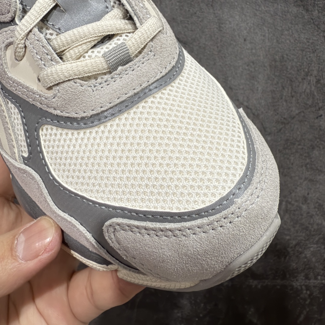 图片[5]-【总裁版本】顶级 Asics GEL-NYC系列 灰白 亚瑟士运动休闲透气专业跑鞋 行业领头版本 出货即巅峰 原鞋购入开发 原材料 原数据打造 完美版型 超完美做工 细节一步到位 原版对比无任何差别 #鞋面采用反绒皮与网布拼接 透气舒适兼具休闲时尚 结合简明的配色 展现品牌的传承及引领复古流行的主题 虎爪造型的LOGO  #鞋身稳定包裹系统 支撑鞋身 经典宽大鞋型配备防偏移设计提升包裹性 穿着舒适鞋面透气孔设计 提供透气性 货号：1201A789-103  尺码：36 37 37.5 38 39 40 40.5 41.5 42 42.5 43.5 44 44.5 45 46 47-选品中心