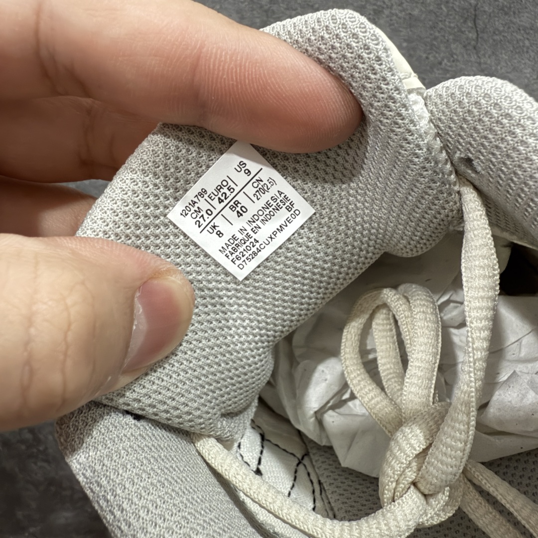 图片[7]-【总裁版本】顶级 Asics GEL-NYC系列 灰白 亚瑟士运动休闲透气专业跑鞋 行业领头版本 出货即巅峰 原鞋购入开发 原材料 原数据打造 完美版型 超完美做工 细节一步到位 原版对比无任何差别 #鞋面采用反绒皮与网布拼接 透气舒适兼具休闲时尚 结合简明的配色 展现品牌的传承及引领复古流行的主题 虎爪造型的LOGO  #鞋身稳定包裹系统 支撑鞋身 经典宽大鞋型配备防偏移设计提升包裹性 穿着舒适鞋面透气孔设计 提供透气性 货号：1201A789-103  尺码：36 37 37.5 38 39 40 40.5 41.5 42 42.5 43.5 44 44.5 45 46 47-选品中心