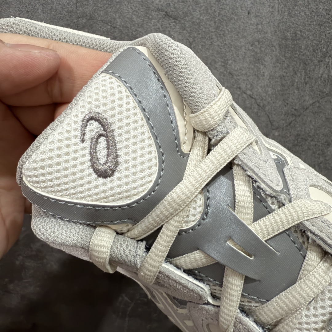 图片[6]-【总裁版本】顶级 Asics GEL-NYC系列 灰白 亚瑟士运动休闲透气专业跑鞋 行业领头版本 出货即巅峰 原鞋购入开发 原材料 原数据打造 完美版型 超完美做工 细节一步到位 原版对比无任何差别 #鞋面采用反绒皮与网布拼接 透气舒适兼具休闲时尚 结合简明的配色 展现品牌的传承及引领复古流行的主题 虎爪造型的LOGO  #鞋身稳定包裹系统 支撑鞋身 经典宽大鞋型配备防偏移设计提升包裹性 穿着舒适鞋面透气孔设计 提供透气性 货号：1201A789-103  尺码：36 37 37.5 38 39 40 40.5 41.5 42 42.5 43.5 44 44.5 45 46 47-选品中心