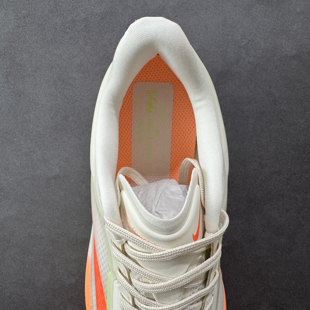 图片[7]-【原装版本】Nk Zoom Fly 6 耐克超弹轻盈跑步鞋  #鞋款搭载 Flyknit 材料 打造出众弹性 易于穿脱。采用React技术 轻盈耐穿泡绵打造,铸就出众回弹的顺畅迈步体验。结合内置碳纤维板,塑就柔韧灵活的迈步体验 货号：FN8455-105  尺码：36 37 38 39 40 40.5 41 42 42.5 43 44 44.5 45-选品中心