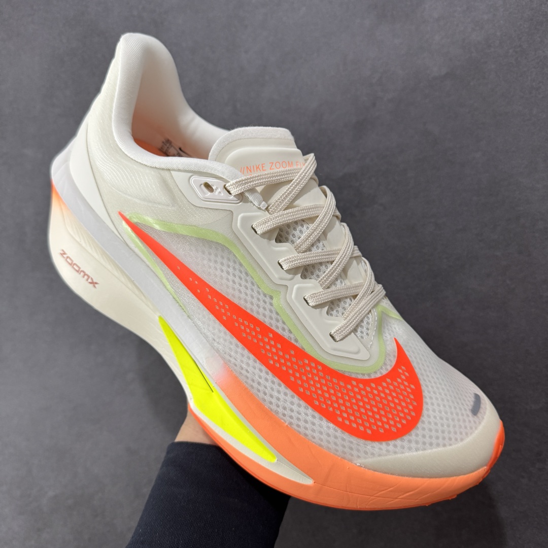 图片[3]-【原装版本】Nk Zoom Fly 6 耐克超弹轻盈跑步鞋  #鞋款搭载 Flyknit 材料 打造出众弹性 易于穿脱。采用React技术 轻盈耐穿泡绵打造,铸就出众回弹的顺畅迈步体验。结合内置碳纤维板,塑就柔韧灵活的迈步体验 货号：FN8455-105  尺码：36 37 38 39 40 40.5 41 42 42.5 43 44 44.5 45-选品中心