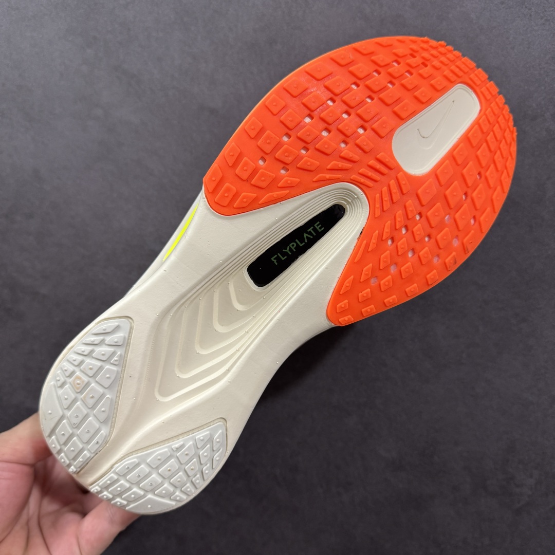 图片[9]-【原装版本】Nk Zoom Fly 6 耐克超弹轻盈跑步鞋  #鞋款搭载 Flyknit 材料 打造出众弹性 易于穿脱。采用React技术 轻盈耐穿泡绵打造,铸就出众回弹的顺畅迈步体验。结合内置碳纤维板,塑就柔韧灵活的迈步体验 货号：FN8455-105  尺码：36 37 38 39 40 40.5 41 42 42.5 43 44 44.5 45-选品中心