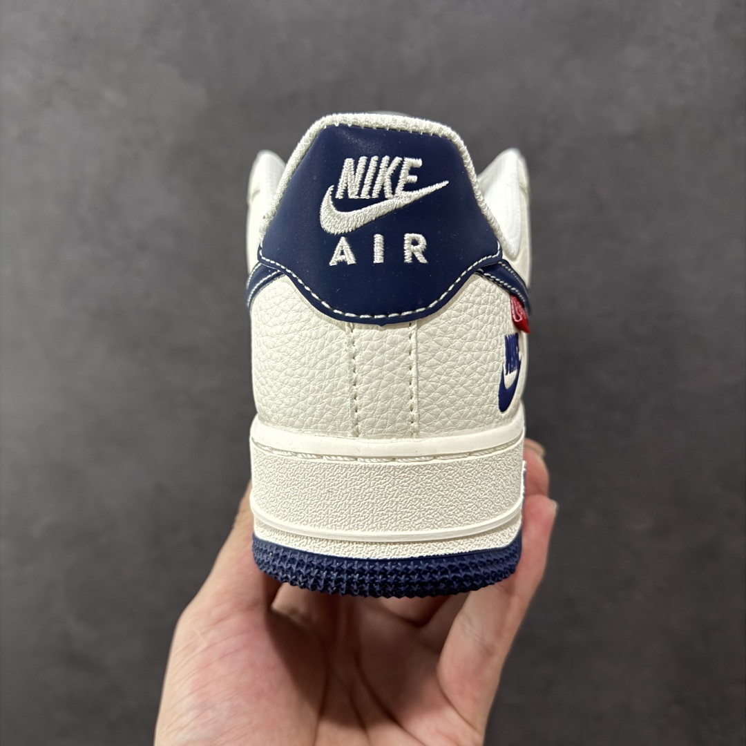 图片[4]-【定制版】Nike Air Force 1\’07 Low Supreme联名 米蓝勾 空军一号低帮休闲板鞋  #原楦头原纸板 原装鞋盒 原厂鞋底 超高清洁度 细节完美 货号：HH7518-071  尺码：36 36.5 37.5 38 38.5 39 40 40.5 41 42 42.5 43 44 44.5 45-选品中心