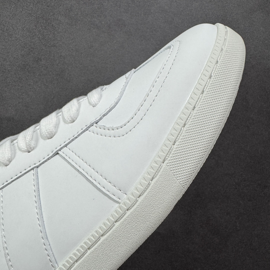 图片[5]-【公司级】DIOR迪奥 B01 Matchpoint 圆头系带 迪奥德训鞋 经典款式的回归 以时尚优雅的廓形重新诠释 采用光滑皮革精心制作 鞋舌和内部侧面饰以Dior标志 鞋后跟处标志 搭配同色调橡胶鞋底点缀 货号：3SN328ZQRH00039 尺码：38 39 40 41 42 43 44 45 编码：HXSB230240-选品中心