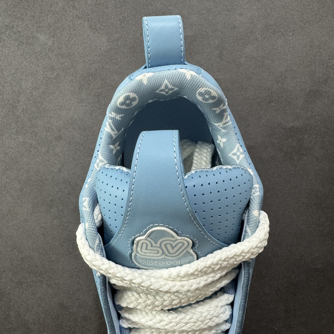 图片[7]-【广东纯原版本】LV Skate Sneaker 路易威登 2025年新款运动板鞋 蛇年限定 春夏秀场初次亮相，此次以粒面牛皮革焕新呈现。加垫鞋领和鞋舌援引滑板鞋设计，科技鞋带和橡胶外底完善整体。粒面牛皮革网面拼接鞋面，橡胶外底，鞋舌和鞋底 后部饰有 LV 标识。 尺码：35-46-选品中心