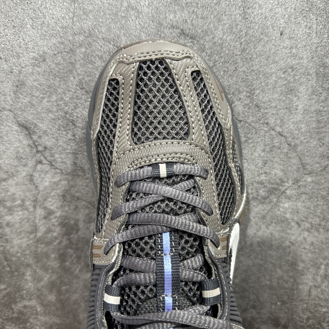  
NK Zoom Vomero 5 
佛莫罗5代系列经典复古运动慢跑鞋 HF5493-201

市售最