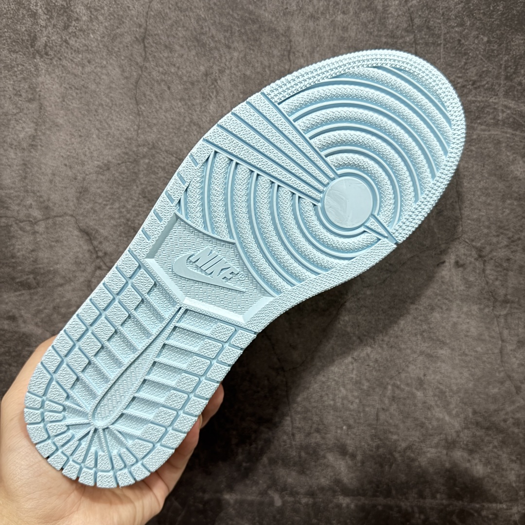 
【定制版】Travis Scott x Nike Air Jordan 1 Low x LABUBU