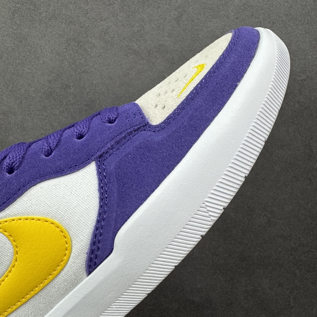 图片[5]-【纯原版】Nike SB Force 58 Low 耐克 低帮 紫白黄 男女同款 防滑耐磨轻便低邦板鞋 鞋款外观以紫色色调为主，白色的鞋身搭配侧身黄色Swoosh Logo及鞋带，在鞋舌标签上、鞋后跟处以及鞋底处有Swoosh Logo，细节非常到位；该鞋款采用皮革与织物组合鞋面，兼具出色透气性与耐穿性，采用帆布和翻毛皮组合材料，包边设计，经久耐穿；外底饰有Tri-star纹路，可灵活伸展，为双足带来出众抓地力和非凡触板感，加厚鞋舌， 低帮鞋口处填充厚实，富有弹性内衬，妥帖包裹双足。 货号：DV5477-500 尺码：35.5-45带半码 编码：HXSB220230-选品中心