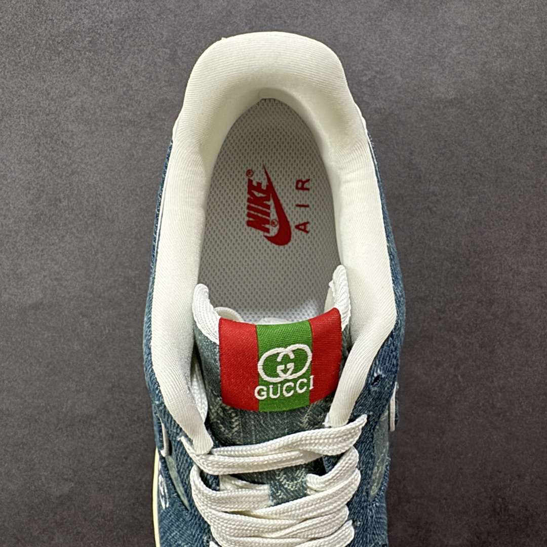 图片[7]-【定制版】Gucci x Nike Dunk SB Low 古驰古奇 x 耐克 SB 低帮 牛仔蓝 鞋身整体以浅牛仔蓝打造，搭配牛仔蓝框架覆盖层，使鞋款十分百搭，鞋舌绣标上以GG及Gucci字样呈现，鞋身两侧的Swoosh Logo采用蓝色牛仔点缀，后跟装饰片辅以白色制作，鞋舌是网眼布材料，增强透气性，后跟Nike字样以蓝色刺绣妆点，鞋头处侧边GG字样白色点缀，后跟印有Gucci字样，彰显联名身份；最后以做旧氧化中底搭配蓝色橡胶外底完善整体设计收尾。 货号：SC0601-561 尺码：36 36.5 37.5 38 38.5 39 40 40.5 41 42 42.5 43 44 44.5 45 编码：HXSB310320-选品中心