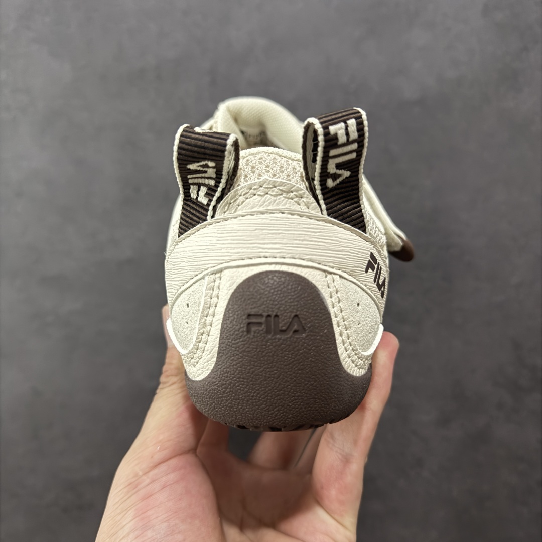  
FILA斐乐 STEP 彩石鞋 复古简约百搭舒适时尚 薄底耐磨低帮 生活休闲鞋 
经典拼色设计，网面