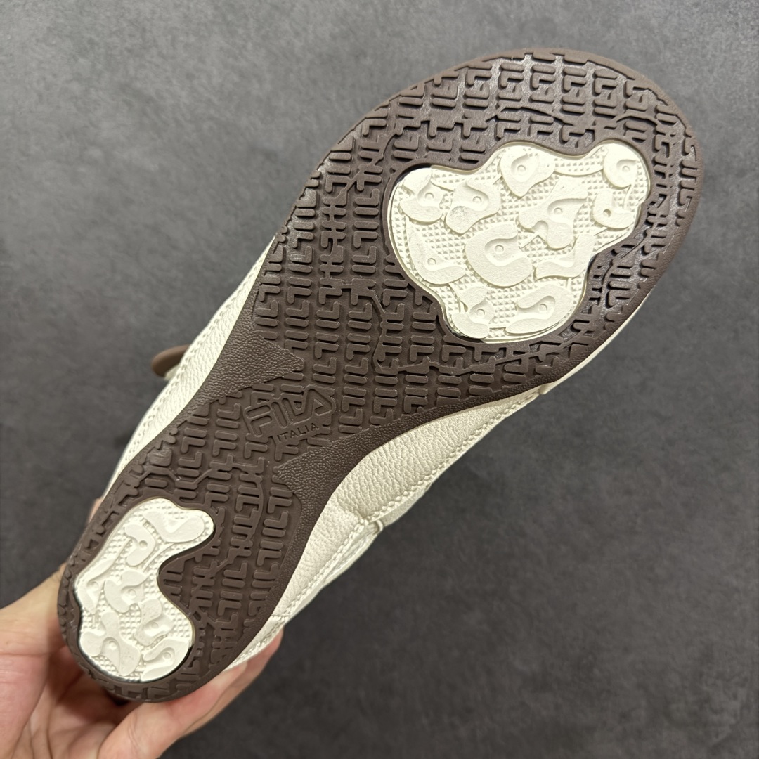  
FILA斐乐 STEP 彩石鞋 复古简约百搭舒适时尚 薄底耐磨低帮 生活休闲鞋 
经典拼色设计，网面