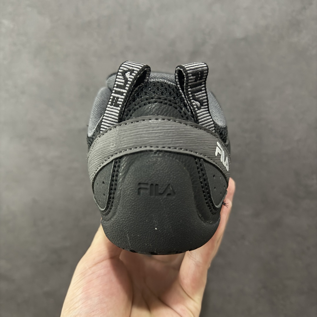  
FILA斐乐 STEP 彩石鞋 复古简约百搭舒适时尚 薄底耐磨低帮 生活休闲鞋 
经典拼色设计，网面