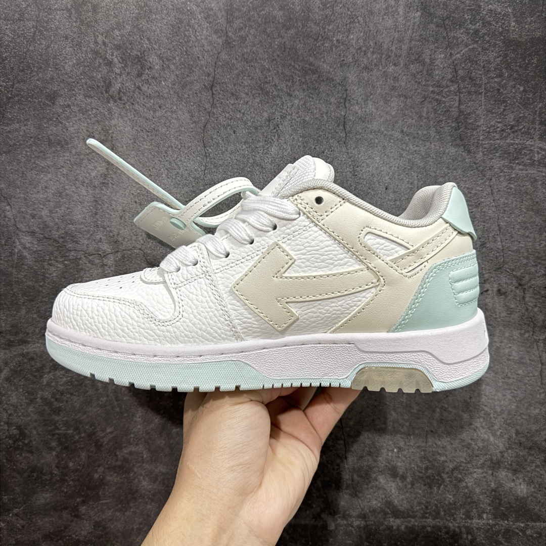 本地💰350 支持放店
【纯原版】OFF-WHITE Out Of Office OW低帮时尚板鞋 白绿
杨幂同款 由经典配色打造 箭头符号、ZipTie 标签、1ogo印花等经典元素皆在此呈现 让人一眼明了 Off-White 的潮流身份 单品以黑白配色皮质制成 饰有品牌标志性 zip Tie 束线带吊牌 侧面饰有 Arrows 图案 展现出品牌对街头风格的偏爱 原厂原档案开发 原盒原标原厂头层皮料 官方原版设计 做工细节全方位对比原鞋 
尺码：36 37 38 39 40 41 42 43 44 45 46 47
编码：DF380400
