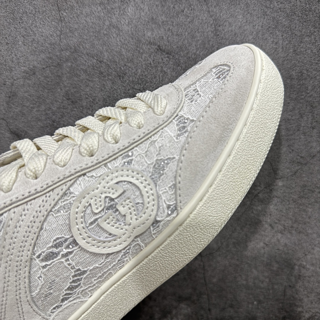 图片[6]-【广东礼盒版本】Gucci 古驰G75 圆头系带运动鞋 这款鞋履采用柔软的绒面材质鞋面制作，精致之中散发现代魅力。流线型廓形与标志性互扣式双G标识优雅辉映，为整体设计倍添精致美感。 GG帆布镶饰 互扣式双G标识 另附一副鞋带 系带固定 跟高：3.5厘米 尺码：35-40-选品中心