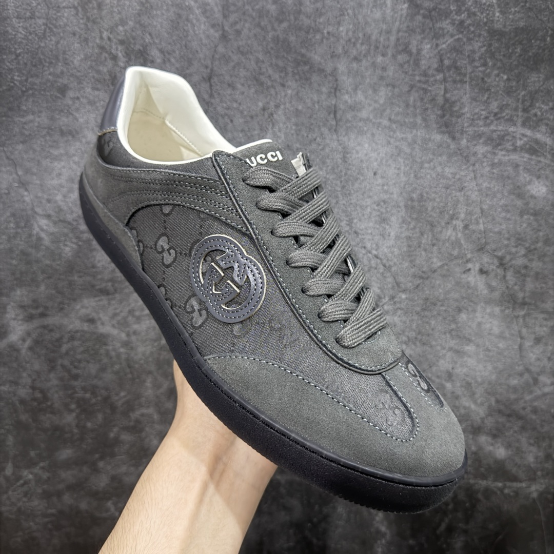 图片[3]-【广东礼盒版本】Gucci 古驰G75 圆头系带运动鞋 这款鞋履采用柔软的绒面材质鞋面制作，精致之中散发现代魅力。流线型廓形与标志性互扣式双G标识优雅辉映，为整体设计倍添精致美感。 GG帆布镶饰 互扣式双G标识 另附一副鞋带 系带固定 跟高：3.5厘米 尺码：35-46-选品中心