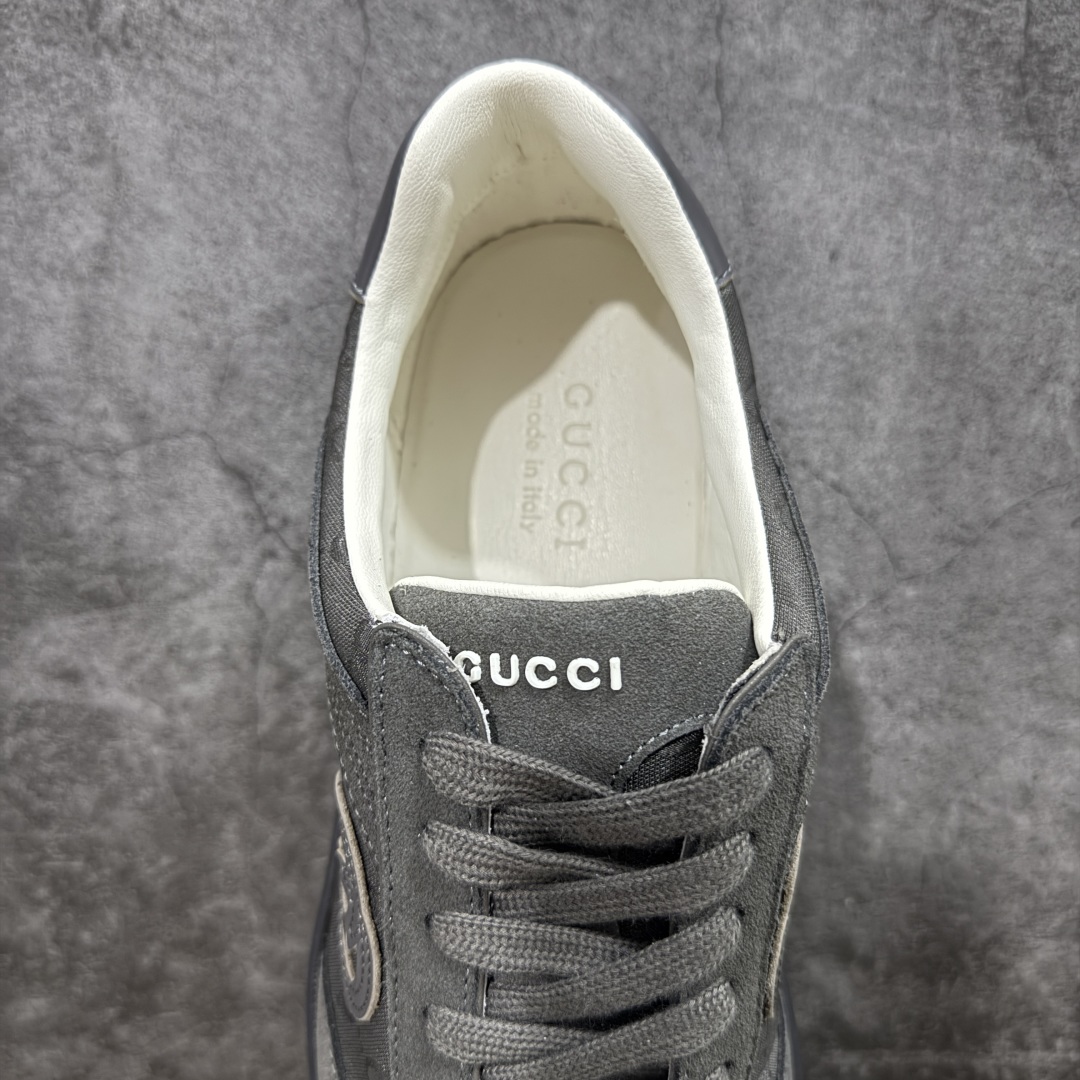 图片[8]-【广东礼盒版本】Gucci 古驰G75 圆头系带运动鞋 这款鞋履采用柔软的绒面材质鞋面制作，精致之中散发现代魅力。流线型廓形与标志性互扣式双G标识优雅辉映，为整体设计倍添精致美感。 GG帆布镶饰 互扣式双G标识 另附一副鞋带 系带固定 跟高：3.5厘米 尺码：35-46-选品中心