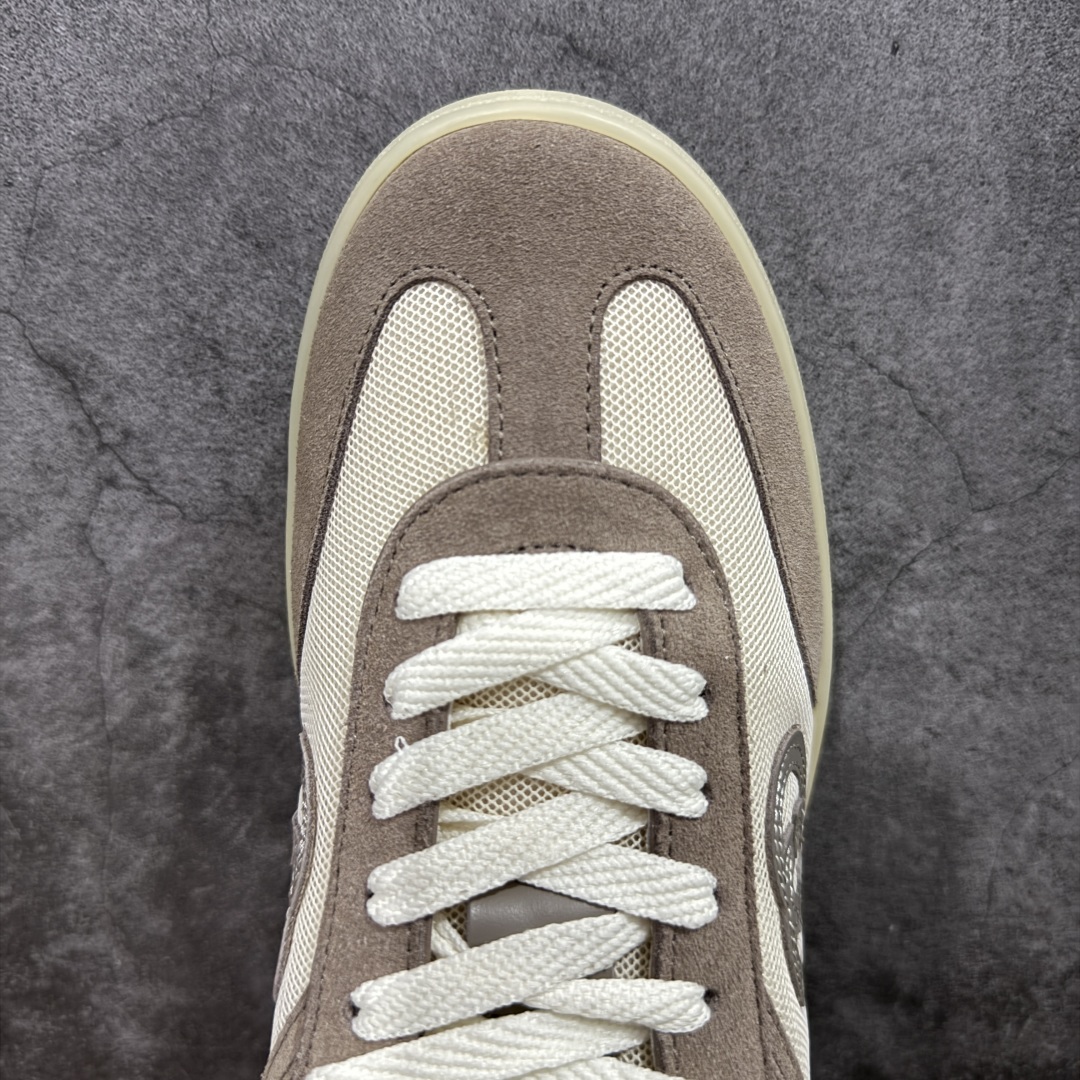 图片[5]-【广东礼盒版本】Gucci 古驰G75 圆头系带运动鞋 这款鞋履采用柔软的绒面材质鞋面制作，精致之中散发现代魅力。流线型廓形与标志性互扣式双G标识优雅辉映，为整体设计倍添精致美感。 GG帆布镶饰 互扣式双G标识 另附一副鞋带 系带固定 跟高：3.5厘米 尺码：35-46-选品中心