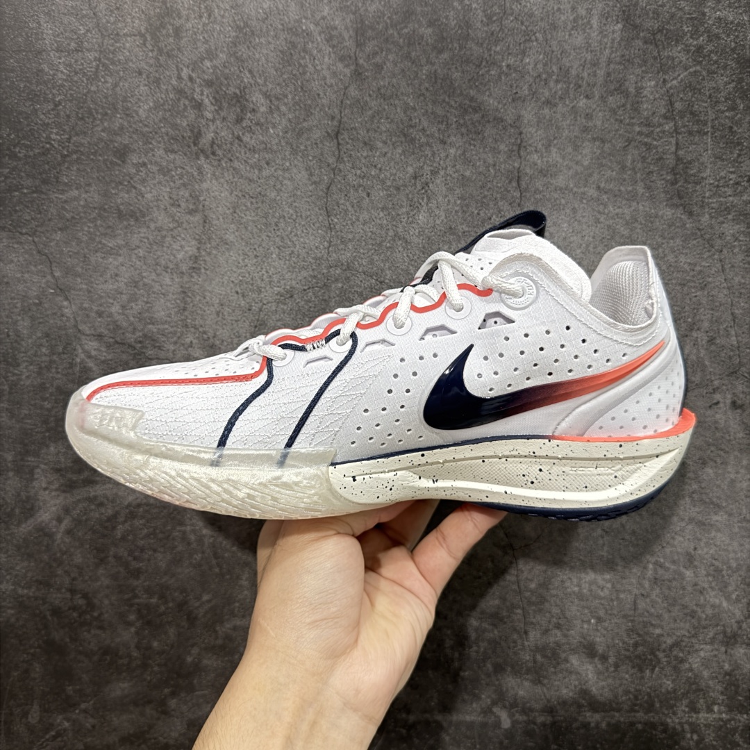  
Nk Air Zoom G.T.Cut 3 EP 耐克GT3.0 实战系列篮球鞋白橙色！
货号：IB
