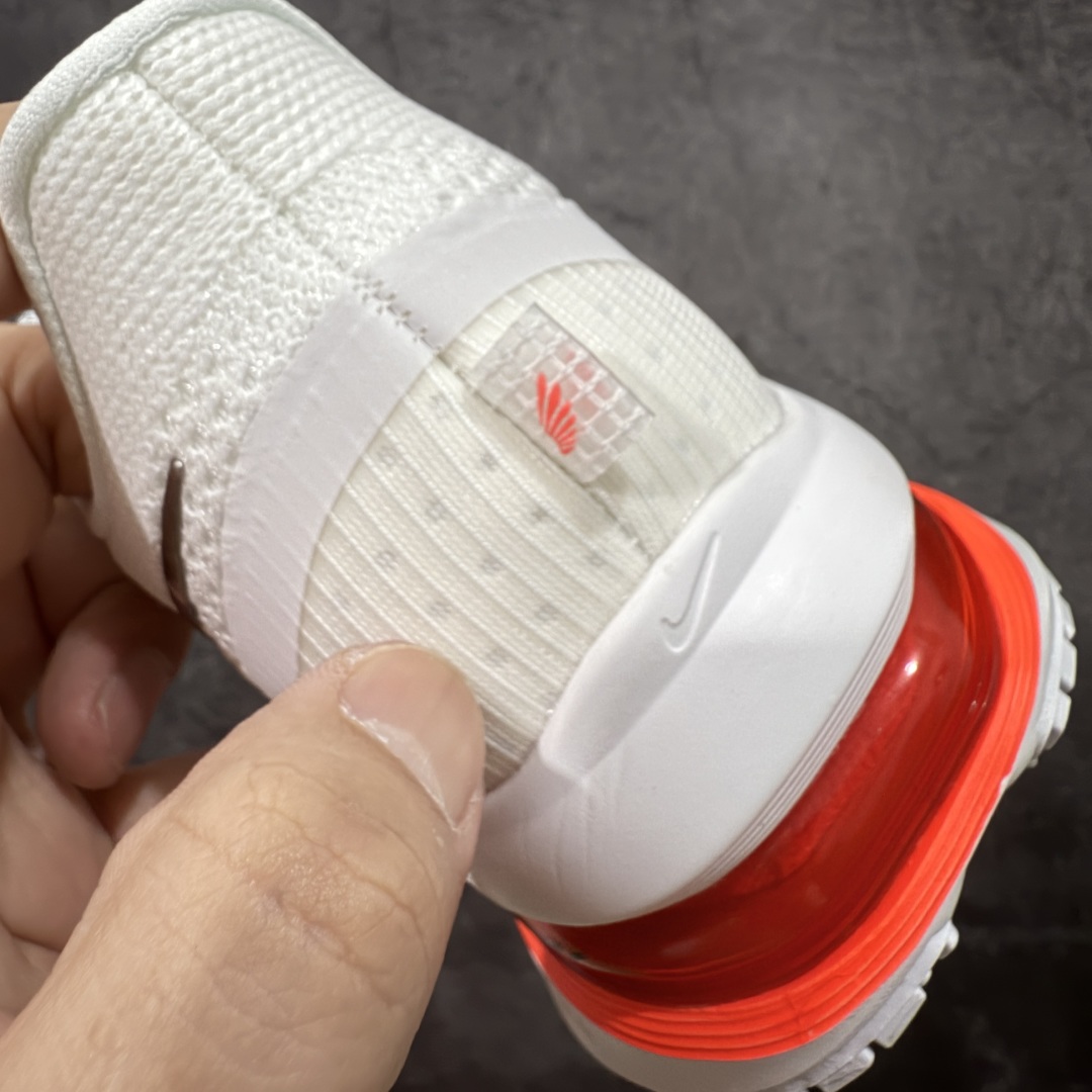 图片[2]-【XE纯原版】Nike Pegasus Premium Airscape 舒适百搭减震防滑耐磨透气 低帮跑步鞋 白红    目前市场最强品质 原版购入开发 一切材质配件均匀原版一致 完美版型 高端玩家必推版本 高价零售必推版本 欢迎对比市面任意版本‼️ 这双鞋简直是时尚与科技的完美融合。 经典黑色鞋面，质感爆棚，搭配超亮眼的银色大勾子，瞬间成为街头焦点。 鞋侧独特小吊牌，细节满满，个性直接拉满。  脚下的全掌气垫更是亮点，红黑配色超吸睛，不仅颜值在线，缓震性能更是一绝。 不管是日常出街还是慢跑锻炼，都能给双脚极致舒适体验。  码数超全，36 – 46 码任你选！别犹豫啦，穿上它，轻松走出潮流范，开启你的时尚运动新旅程！   #独家原包 原底原料 开模打造  #原厂鞋标 高精密准度  #原楦原纸板开发 匹配原版98%以上  #后跟弧度 正确呈现  #原厂皮料 质感无敌  #皮料切割干净 无任何毛边 清洁度细节完美  货号：HQ2592-101 码段：36-46-选品中心