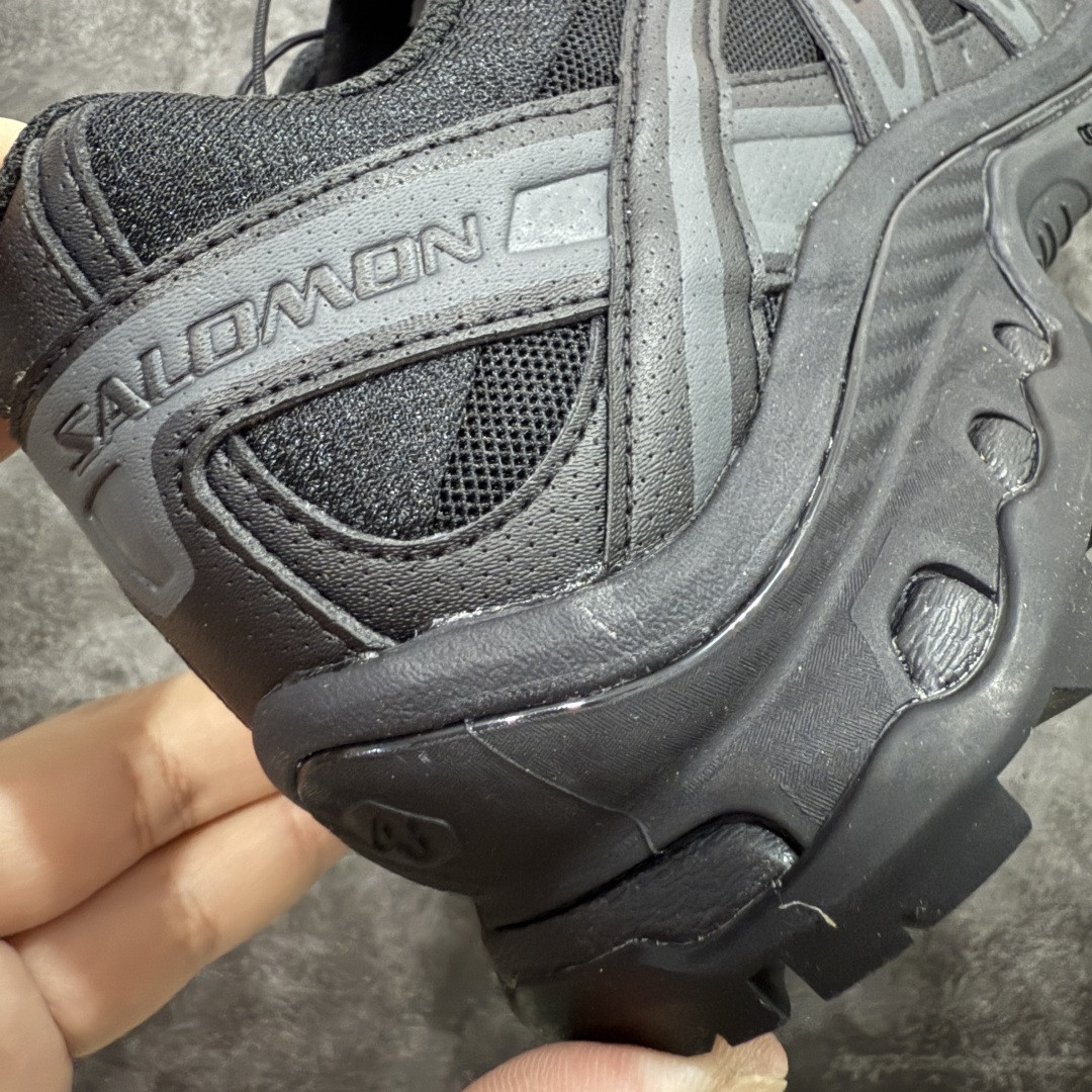 本地💰300 支持放店
【A1外贸版】Salomon XT-QUEST ADV
萨洛蒙情侣款户外机能鞋 黑色 410139
全新外贸大厂出品 细节品质大改进
独立私模 最大做到47.5码
全鞋采用为原厂一致材料打造
全新鞋型 相对市场版本 版型更正
全新玻璃冲刀 清洁度提升
同步原版左右鞋带孔的间距加大(市场版间距太小)
网面与鞋头材料校对一致无色差(市面版本有色差)
大底contagrip凹陷程度同步原版(市面版都有差别)
鞋舌两侧鞋帮脚踝处更加直挺(之前老版往中间踏)
鞋头处添加☯️太极标
所有细节多次修改校正 坚持同步原版无差别
毋庸置疑全市场最好的版本💪🏻终端优势供应
SIZE:36 36.5 37.5 38 38.5 39 40 40.5 41 42 42.5 43 44 44.5 45 46 47.5
编码:TC330350