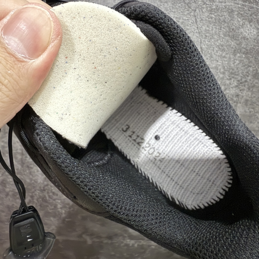 图片[10]-【A1外贸版】Salomon XT-QUEST ADV 萨洛蒙情侣款户外机能鞋 黑色 410139 全新外贸大厂出品 细节品质大改进 独立私模 最大做到47.5码 全鞋采用为原厂一致材料打造 全新鞋型 相对市场版本 版型更正 全新玻璃冲刀 清洁度提升 同步原版左右鞋带孔的间距加大（市场版间距太小） 网面与鞋头材料校对一致无色差（市面版本有色差） 大底contagrip凹陷程度同步原版（市面版都有差别） 鞋舌两侧鞋帮脚踝处更加直挺（之前老版往中间踏） 鞋头处添加☯️太极标 所有细节多次修改校正 坚持同步原版无差别 毋庸置疑全市场最好的版本💪🏻终端优势供应 尺码：36 36.5 37.5 38 38.5 39 40 40.5 41 42 42.5 43 44 44.5 45 46 47.5-选品中心