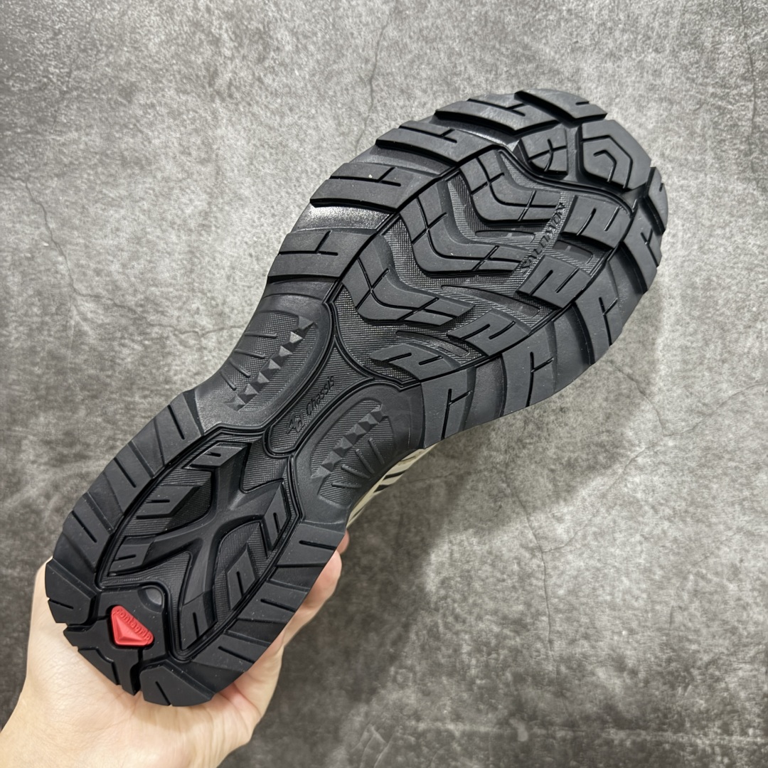 本地💰300 支持放店
【A1外贸版】Salomon XT-QUEST ADV
萨洛蒙情侣款户外机能鞋 复古卡其色 474790
全新外贸大厂出品 细节品质大改进
独立私模 最大做到47.5码
全鞋采用为原厂一致材料打造
全新鞋型 相对市场版本 版型更正
全新玻璃冲刀 清洁度提升
同步原版左右鞋带孔的间距加大(市场版间距太小)
网面与鞋头材料校对一致无色差(市面版本有色差)
大底contagrip凹陷程度同步原版(市面版都有差别)
鞋舌两侧鞋帮脚踝处更加直挺(之前老版往中间踏)
鞋头处添加☯️太极标
所有细节多次修改校正 坚持同步原版无差别
毋庸置疑全市场最好的版本💪🏻终端优势供应
SIZE:36 36.5 37.5 38 38.5 39 40 40.5 41 42 42.5 43 44 44.5 45 46 47.5
编码:TC330350