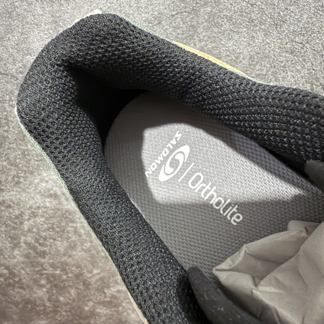 图片[9]-【A1外贸版】Salomon XT-QUEST ADV 萨洛蒙情侣款户外机能鞋 复古卡其色 474790 全新外贸大厂出品 细节品质大改进 独立私模 最大做到47.5码 全鞋采用为原厂一致材料打造 全新鞋型 相对市场版本 版型更正 全新玻璃冲刀 清洁度提升 同步原版左右鞋带孔的间距加大（市场版间距太小） 网面与鞋头材料校对一致无色差（市面版本有色差） 大底contagrip凹陷程度同步原版（市面版都有差别） 鞋舌两侧鞋帮脚踝处更加直挺（之前老版往中间踏） 鞋头处添加☯️太极标 所有细节多次修改校正 坚持同步原版无差别 毋庸置疑全市场最好的版本💪🏻终端优势供应 尺码：36 36.5 37.5 38 38.5 39 40 40.5 41 42 42.5 43 44 44.5 45 46 47.5-选品中心