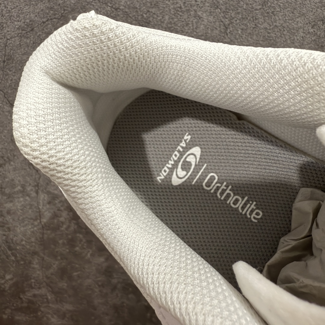 图片[7]-【A1外贸版】Salomon XT-QUEST ADV 萨洛蒙情侣款户外机能鞋 复古白色 410523 全新外贸大厂出品 细节品质大改进 独立私模 最大做到47.5码 全鞋采用为原厂一致材料打造 全新鞋型 相对市场版本 版型更正 全新玻璃冲刀 清洁度提升 同步原版左右鞋带孔的间距加大（市场版间距太小） 网面与鞋头材料校对一致无色差（市面版本有色差） 大底contagrip凹陷程度同步原版（市面版都有差别） 鞋舌两侧鞋帮脚踝处更加直挺（之前老版往中间踏） 鞋头处添加☯️太极标 所有细节多次修改校正 坚持同步原版无差别 毋庸置疑全市场最好的版本💪🏻终端优势供应 尺码：36 36.5 37.5 38 38.5 39 40 40.5 41 42 42.5 43 44 44.5 45 46 47.5-选品中心