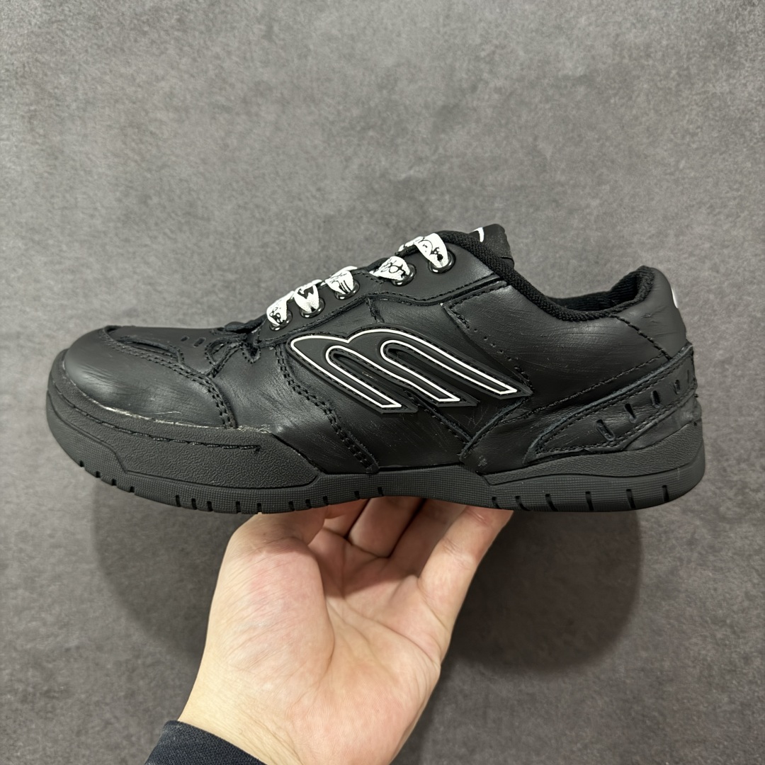 图片[2]-【广东礼盒版】Balenciaga 巴黎世家 Hamptons 手工做旧款 牛皮革 复古圆头系带低帮休闲鞋 官方原配套鞋盒 防尘纸配套齐全 尺码：35 36 37 38 39 40 女鞋先出-选品中心