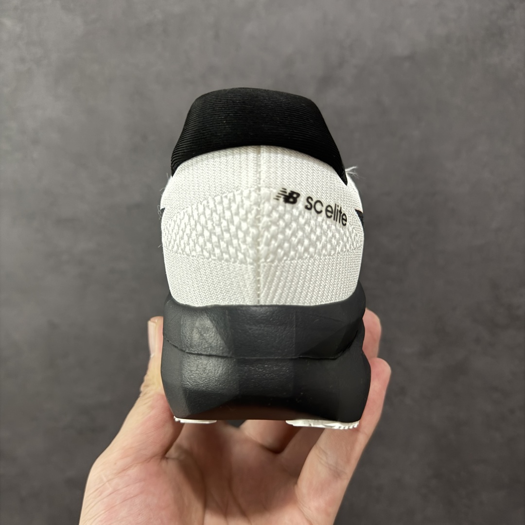 图片[4]-【公司级】NEW BALANCE Rebel FuelCell Rebel V4 舒适时尚织物减震耐磨低帮马拉松轻量化跑步鞋 NB新百伦于 2019 年夏天首次发布了 Rebel 在制鞋业仍在向强调能量回报的弹力泡沫转变的时候 Rebel 确实是一个叛逆者 快进到 2024 年 Rebel v4 承诺通过重新配制的中底化合物和更高的堆叠高度提供更轻、更有弹性的跑步体验 就像New Balance SC Elite v4一样 Rebel v4 提供了完全重新设计的中底化合物 最新的混合物将 New Balance 专有的 FuelCell 泡沫（TPU 和 EVA 的混合物）与 PEBA 泡沫相结合 带来更弹跳的跑步体验 PEBA是一种超轻 高性能的泡沫 通常出现在镀碳超级鞋中 New Balance Rebel v4、ASICS Novablast 4和Brooks Hyperion Max都是精力充沛的无电镀运动鞋 在速度锻炼和快节奏中大放异彩 这三款鞋都依靠它们的中底泡沫和轻微的摇杆形状来创造一种向前滚动的感觉 而且虽然这些鞋子在堆叠高度和重量方面各不相同 但它们提供了相似的软硬比例 有足够的流行力来加快步伐 货号：MFCXLB4 尺码： 36-45-选品中心