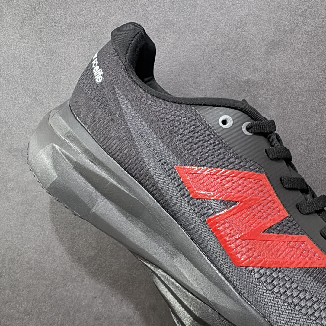 图片[6]-【公司级】NEW BALANCE Rebel FuelCell Rebel V4 舒适时尚织物减震耐磨低帮马拉松轻量化跑步鞋 NB新百伦于 2019 年夏天首次发布了 Rebel 在制鞋业仍在向强调能量回报的弹力泡沫转变的时候 Rebel 确实是一个叛逆者 快进到 2024 年 Rebel v4 承诺通过重新配制的中底化合物和更高的堆叠高度提供更轻、更有弹性的跑步体验 就像New Balance SC Elite v4一样 Rebel v4 提供了完全重新设计的中底化合物 最新的混合物将 New Balance 专有的 FuelCell 泡沫（TPU 和 EVA 的混合物）与 PEBA 泡沫相结合 带来更弹跳的跑步体验 PEBA是一种超轻 高性能的泡沫 通常出现在镀碳超级鞋中 New Balance Rebel v4、ASICS Novablast 4和Brooks Hyperion Max都是精力充沛的无电镀运动鞋 在速度锻炼和快节奏中大放异彩 这三款鞋都依靠它们的中底泡沫和轻微的摇杆形状来创造一种向前滚动的感觉 而且虽然这些鞋子在堆叠高度和重量方面各不相同 但它们提供了相似的软硬比例 有足够的流行力来加快步伐 货号：MFCXLB4 尺码： 36-45-选品中心