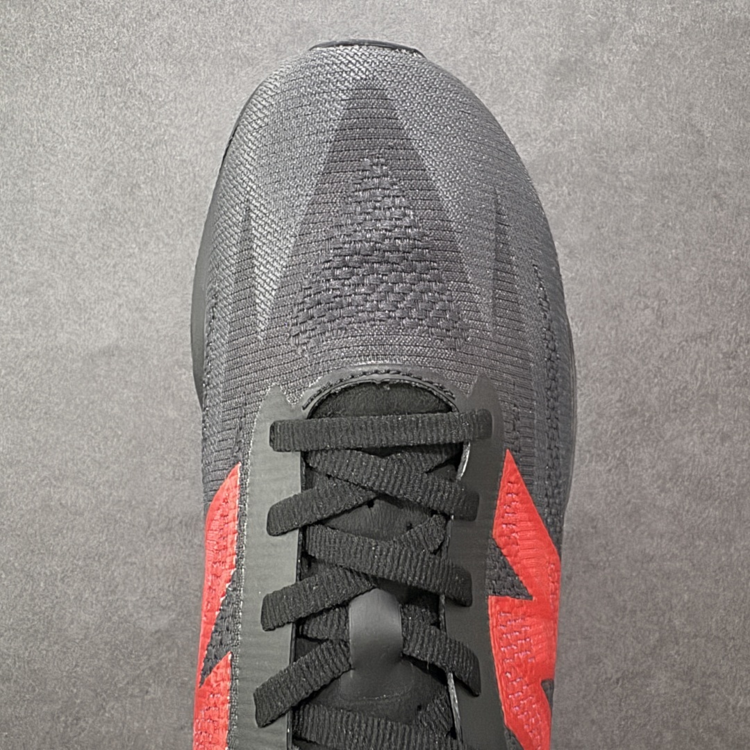 图片[8]-【公司级】NEW BALANCE Rebel FuelCell Rebel V4 舒适时尚织物减震耐磨低帮马拉松轻量化跑步鞋 NB新百伦于 2019 年夏天首次发布了 Rebel 在制鞋业仍在向强调能量回报的弹力泡沫转变的时候 Rebel 确实是一个叛逆者 快进到 2024 年 Rebel v4 承诺通过重新配制的中底化合物和更高的堆叠高度提供更轻、更有弹性的跑步体验 就像New Balance SC Elite v4一样 Rebel v4 提供了完全重新设计的中底化合物 最新的混合物将 New Balance 专有的 FuelCell 泡沫（TPU 和 EVA 的混合物）与 PEBA 泡沫相结合 带来更弹跳的跑步体验 PEBA是一种超轻 高性能的泡沫 通常出现在镀碳超级鞋中 New Balance Rebel v4、ASICS Novablast 4和Brooks Hyperion Max都是精力充沛的无电镀运动鞋 在速度锻炼和快节奏中大放异彩 这三款鞋都依靠它们的中底泡沫和轻微的摇杆形状来创造一种向前滚动的感觉 而且虽然这些鞋子在堆叠高度和重量方面各不相同 但它们提供了相似的软硬比例 有足够的流行力来加快步伐 货号：MFCXLB4 尺码： 36-45-选品中心